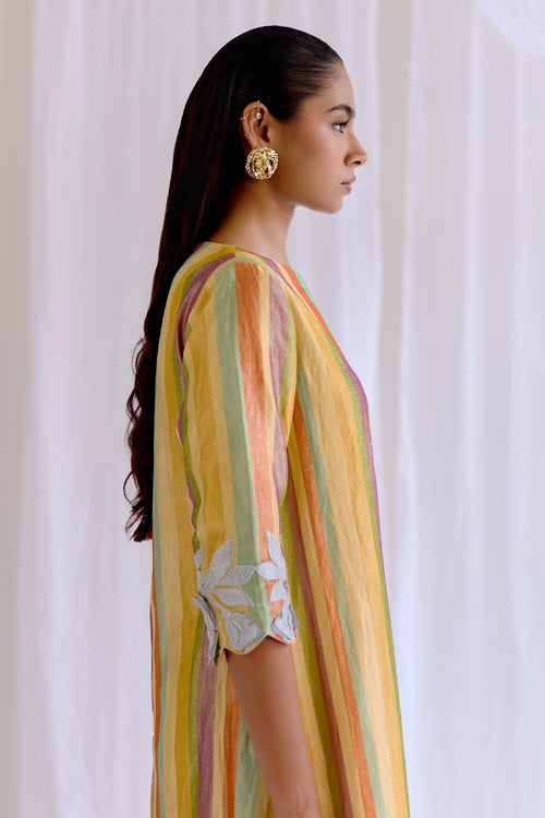 Satranga Gul Kurta Set With Naaz Odhni