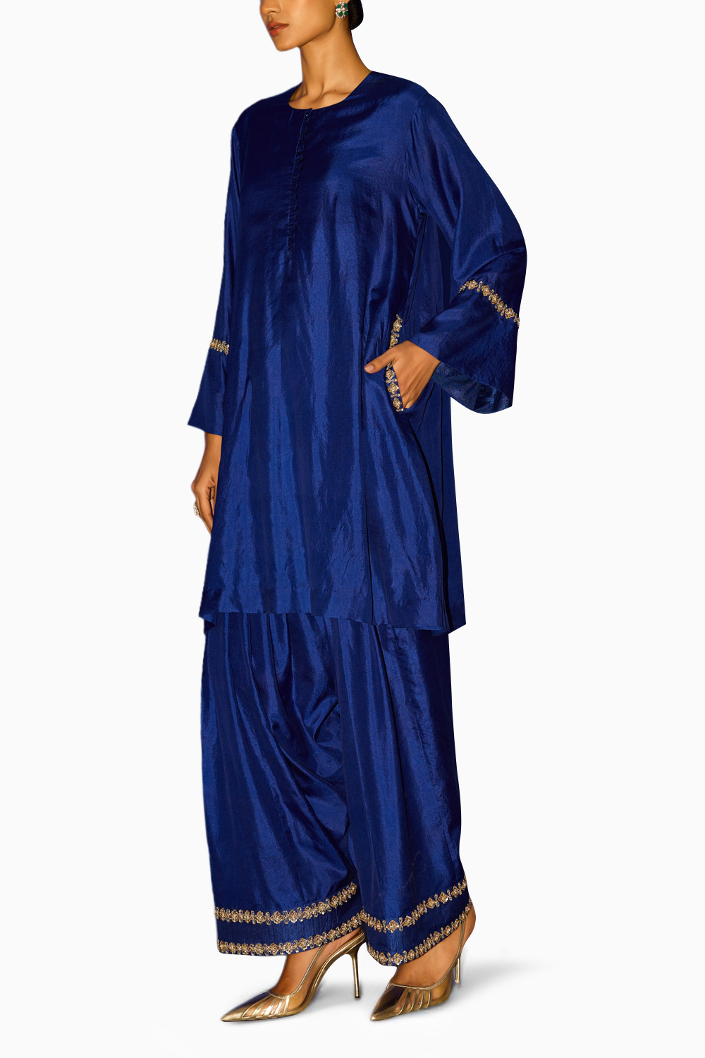 Zardosi Motif Kurta Set with Organza Dupatta