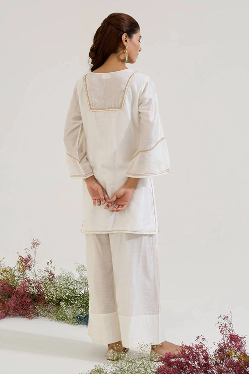 Rosy White Zari Kurta And Salwar Set