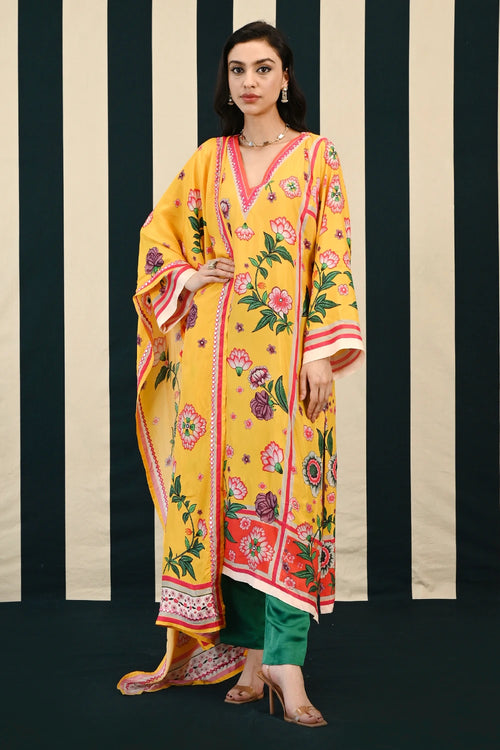 Gulmohar Jhumkikurta Set with Stole