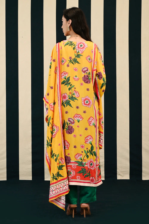 Gulmohar Jhumkikurta Set with Stole