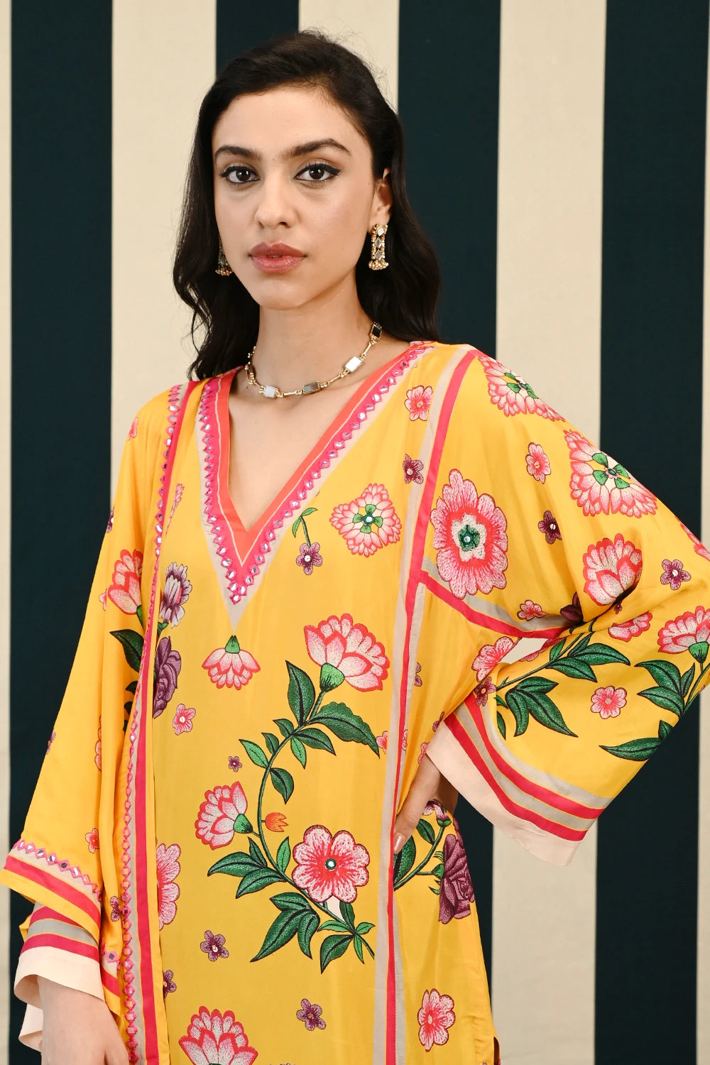Gulmohar Jhumkikurta Set with Stole