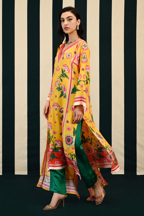 Gulmohar Jhumkikurta Set with Stole
