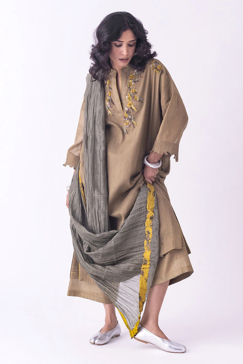 Rakta Dupatta