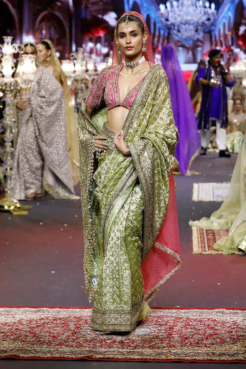 Gulnaar Zareen Saree Set
