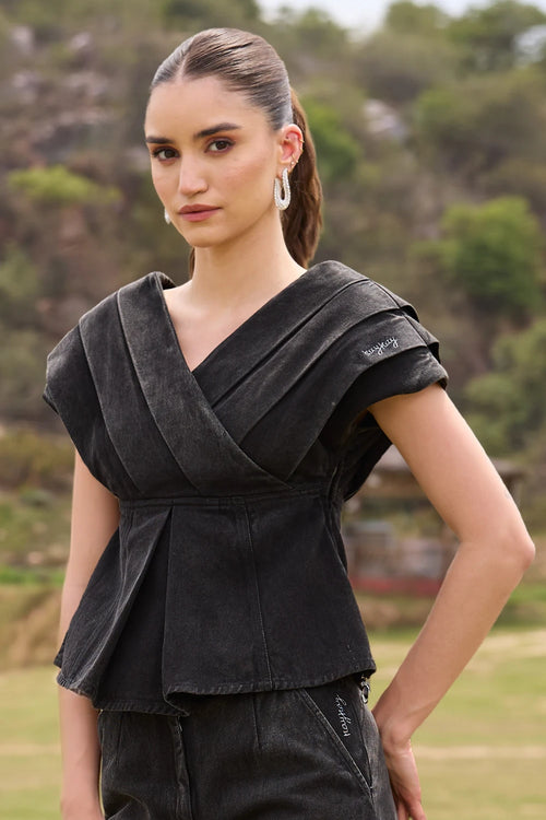 Elowise Black Top