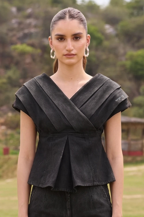 Elowise Black Top