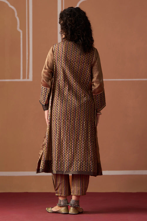 Kamya Kurta