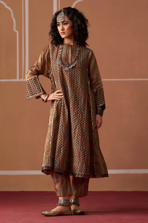 Kamya Kurta