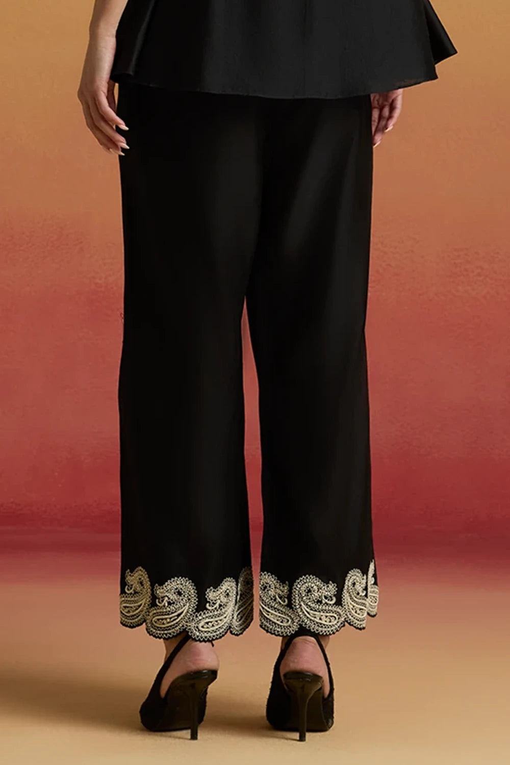 Black Contrast Paisley Amaryllis Pants