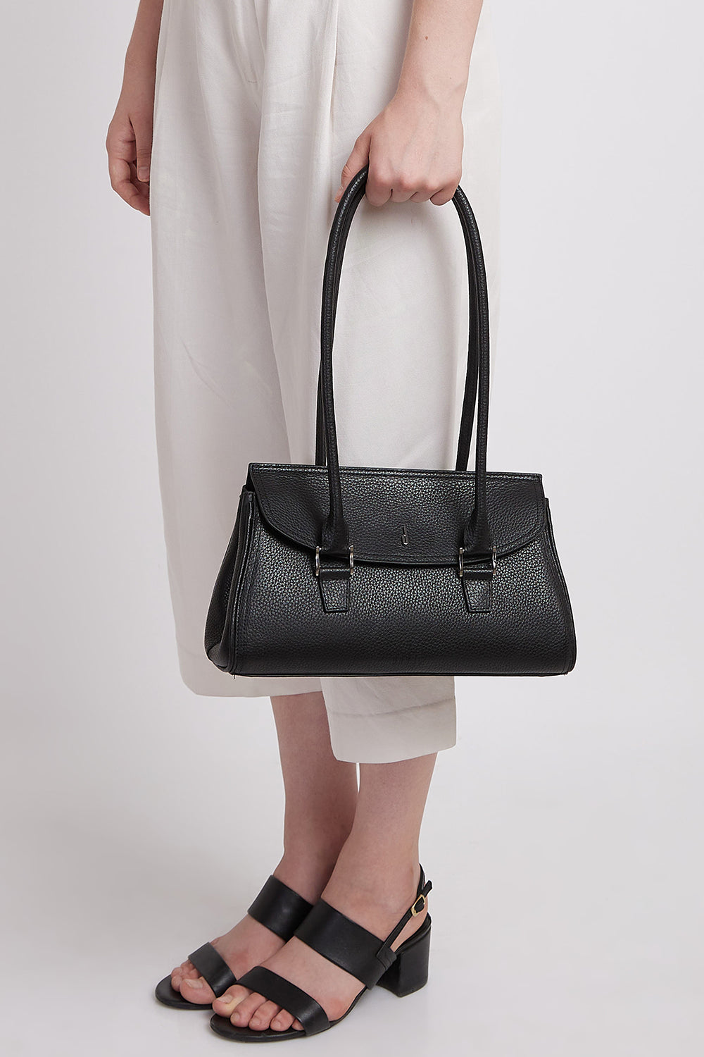 Coco Pebble Black Baguette Bag
