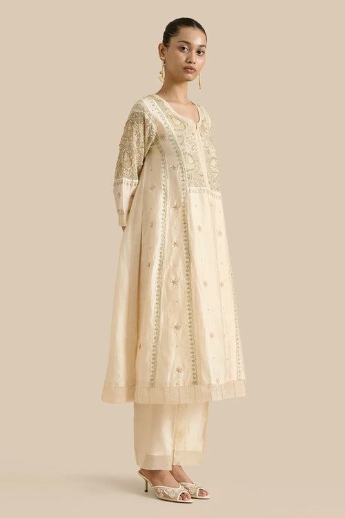 Kurta Set With Signature Chanderi Thread Work And Zardozi Embellishments