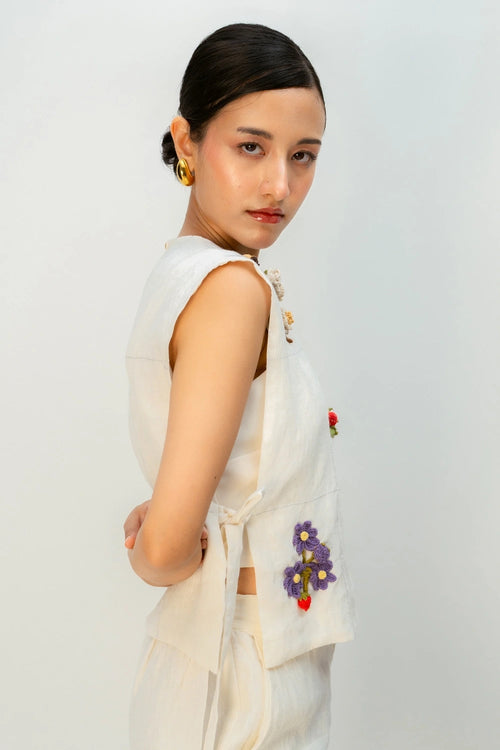 Honey Lantern Bib