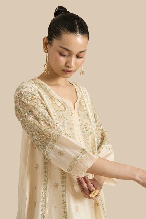 Kurta Set With Signature Chanderi Thread Work And Zardozi Embellishments