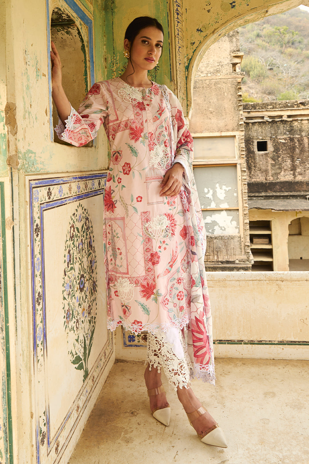 Gulabi Neerja Kurta Set with Dupatta