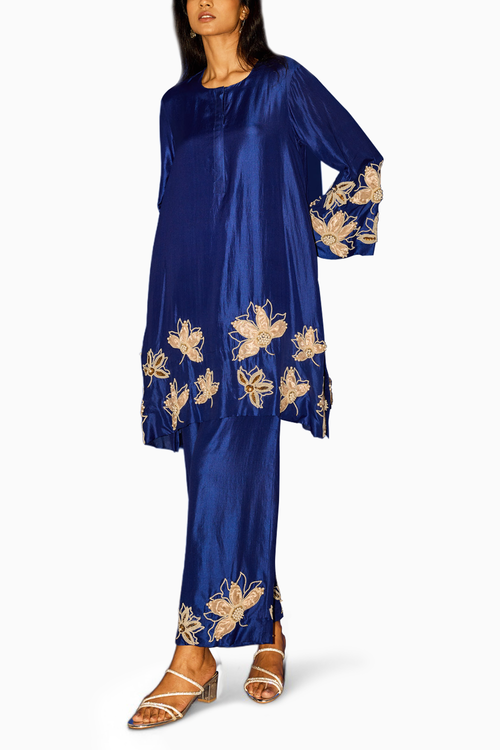 Silk Kurta and Pants with Tissue Flower Detail