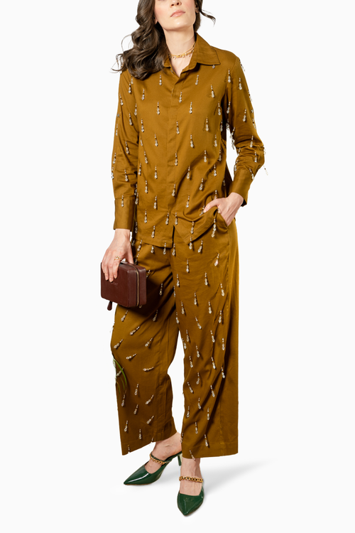 Dark Khaki Color Set With Droplets Of Stones