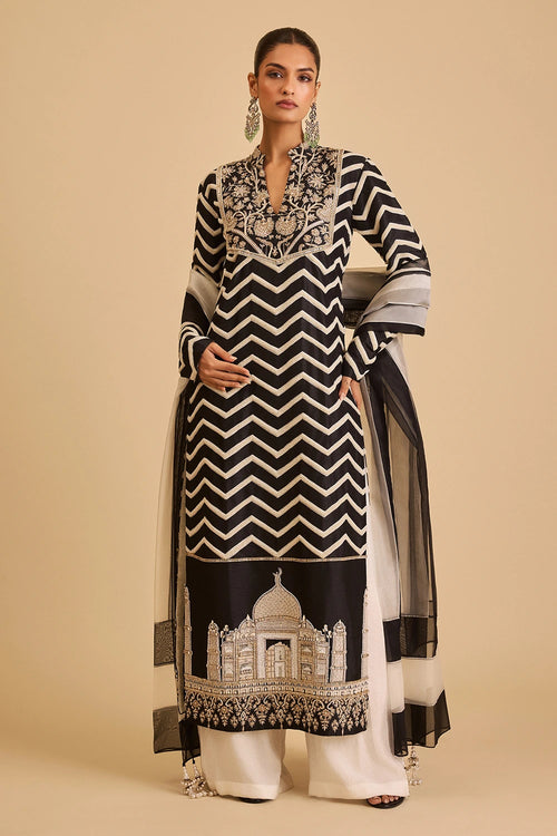 Miraas Taj Mahal Kurta Set