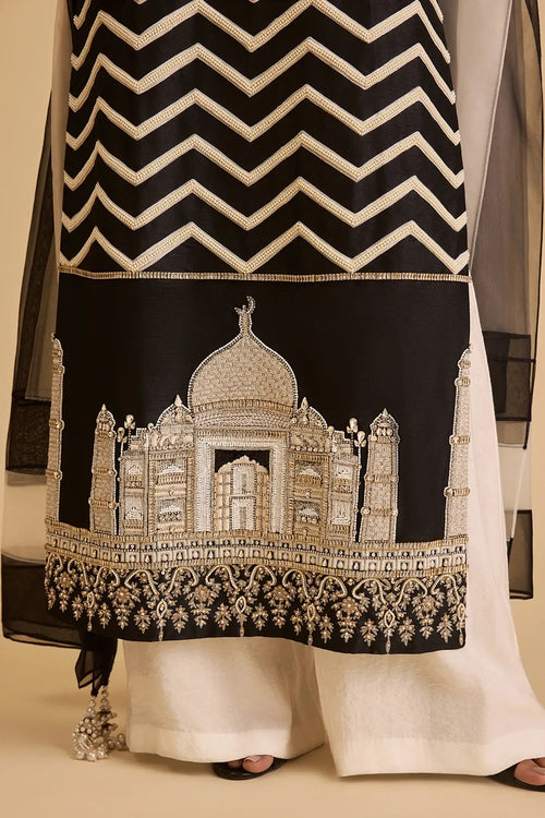 Miraas Taj Mahal Kurta Set