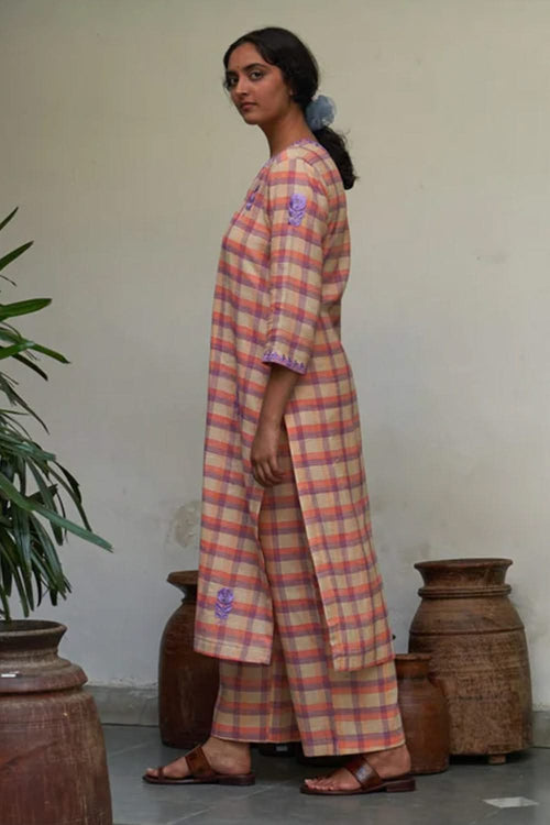 Gulabi Champai Phool Kurta Set