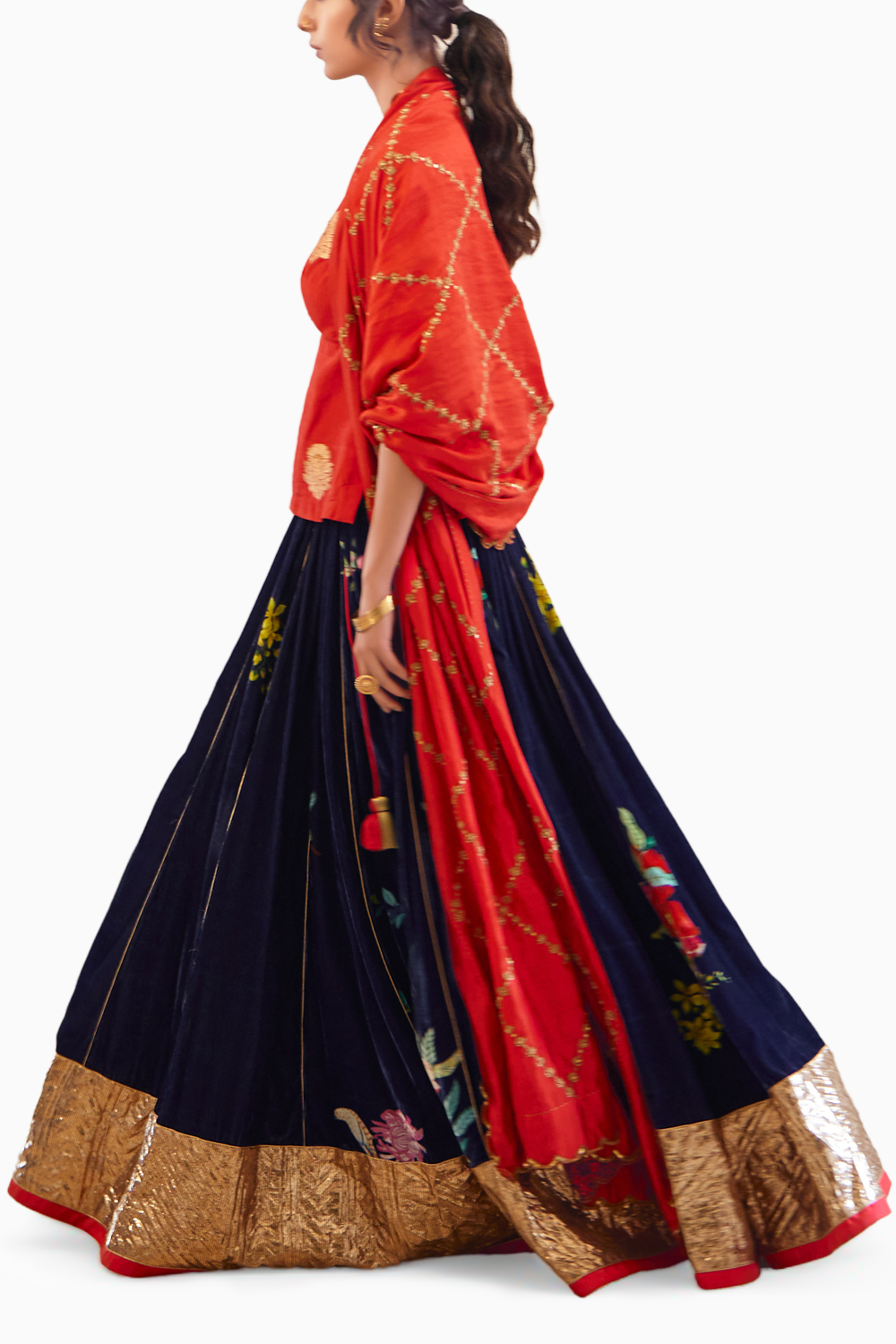 Laal Syahi Makhmal Lehenga Set