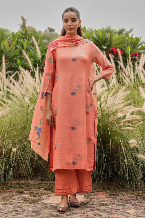 Magnolia Thread Embroidered Kurta Set