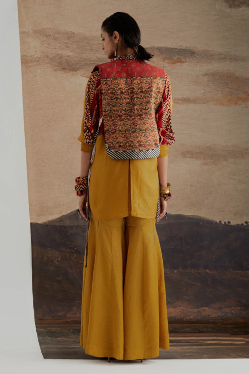 Yellow Topasz Zuri Gilet Set