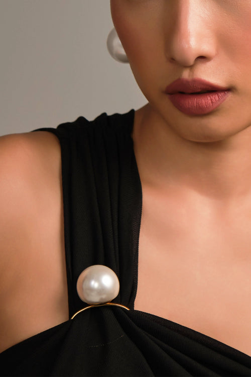Royal Pallu White Pearl Holder