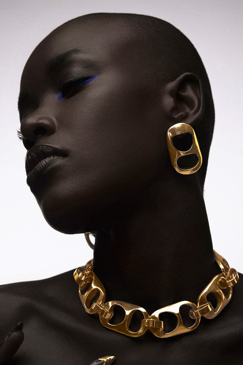 Dramatic Can Studs