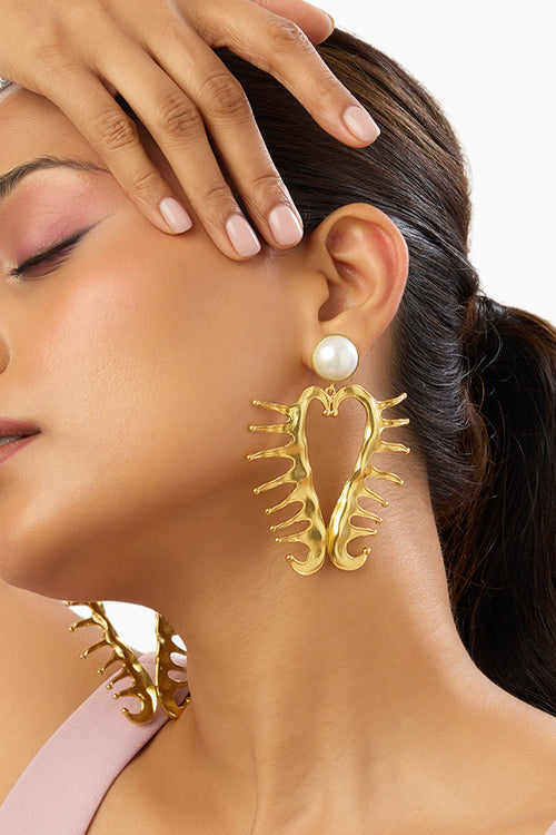Amour Heart Pearl Earrings