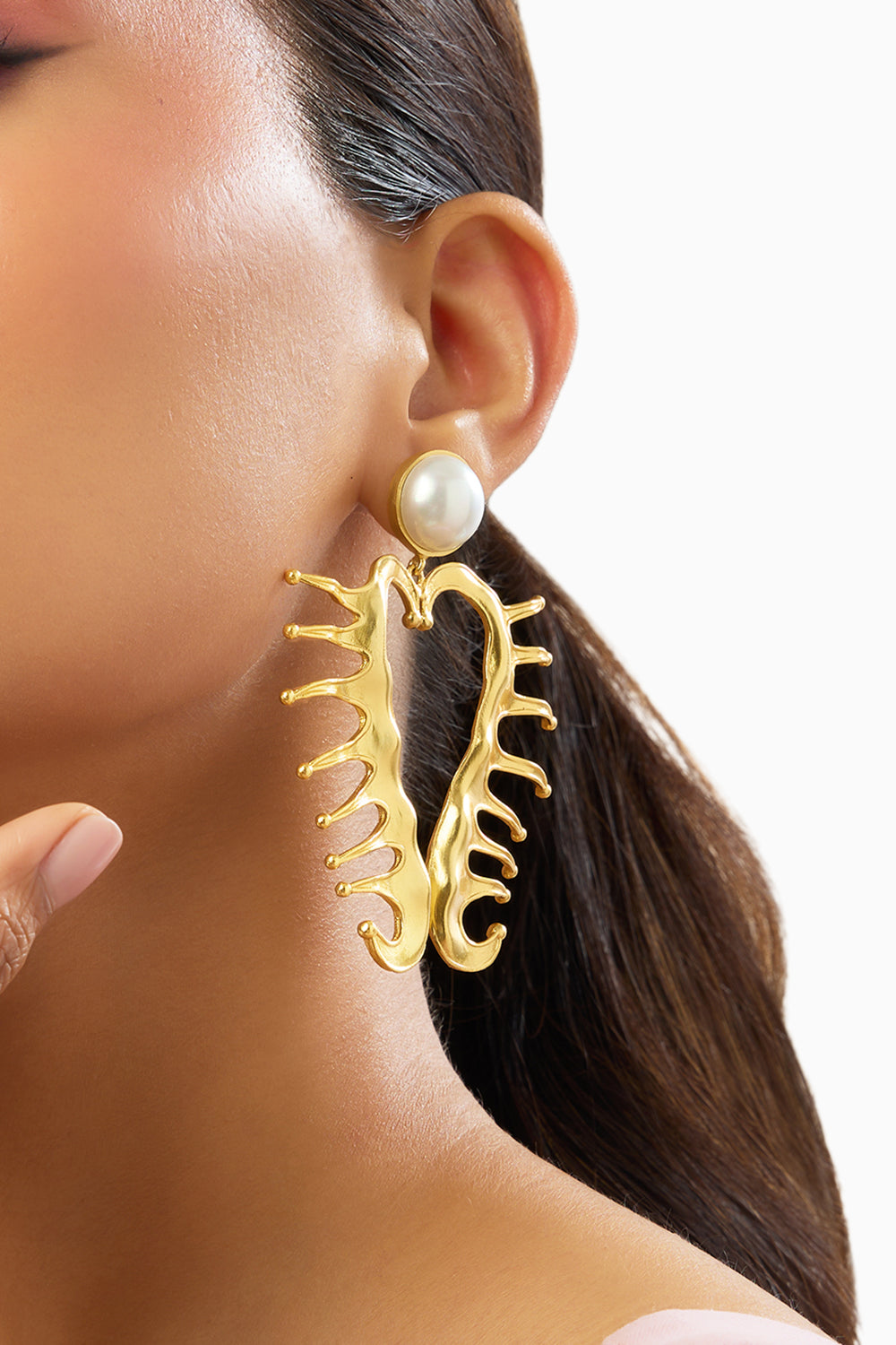 Amour Heart Pearl Earrings