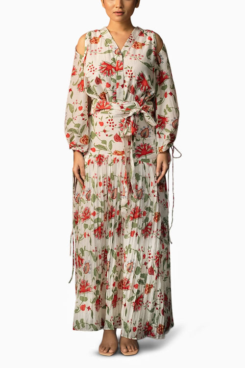 karishma designer dresses 7 times Karisma Kapoor paired blazers and jackets with Indian wear like saris and lehengas