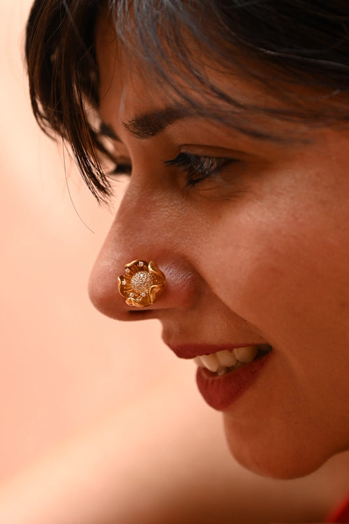 Flower Nose Pin