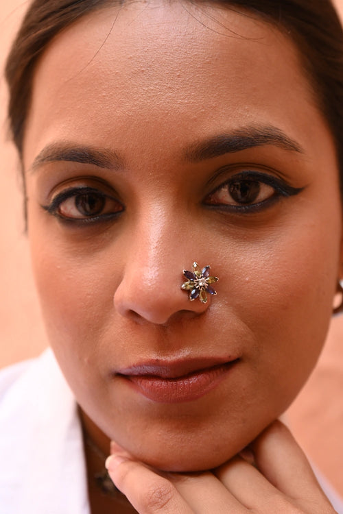 Silver Flower Nose Pin
