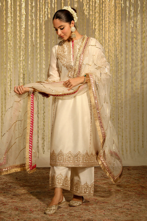 Mahika Daisy Ivory Kurta Set
