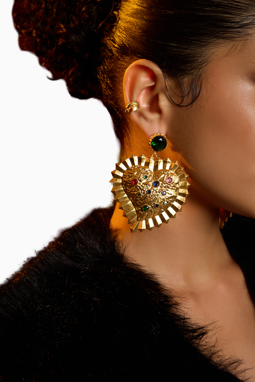 Mob Wife Studded Heart Earrings