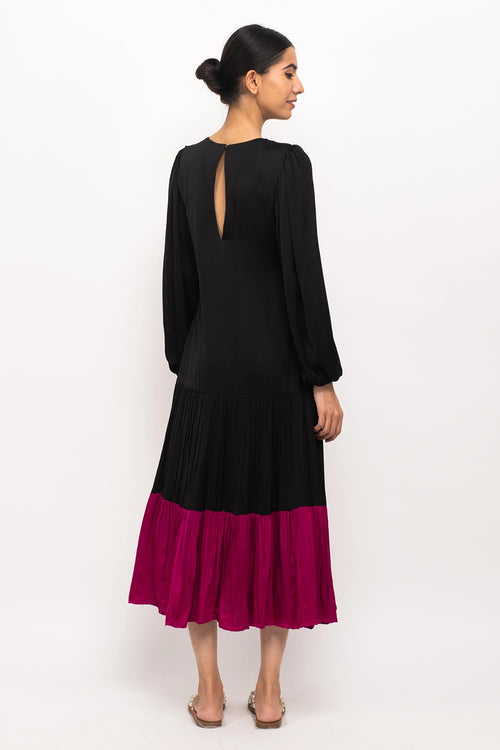 Black-Wine Gather Maxi Dress