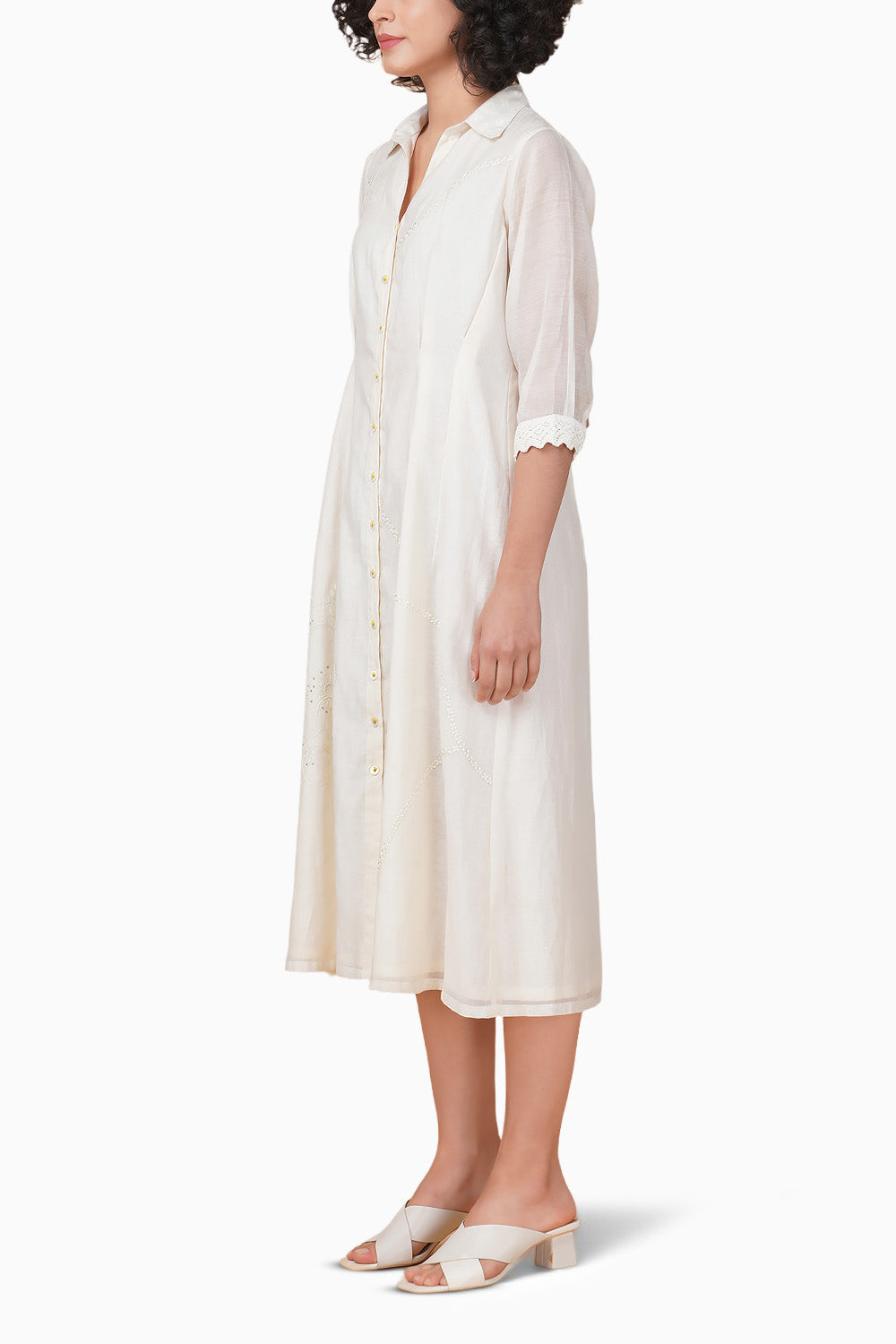 Azisai Embroidered Ivory Dress