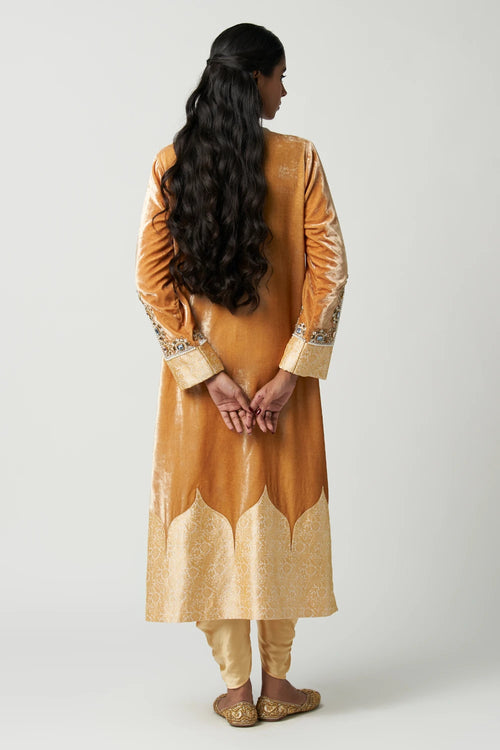 Arq Velvet Kurta Set