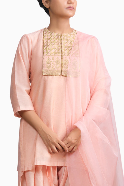 Pink Sleeveless in-cut Kurta