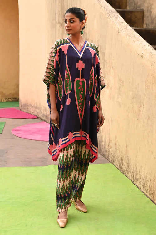 Kilim Blue Pink Poncho Set
