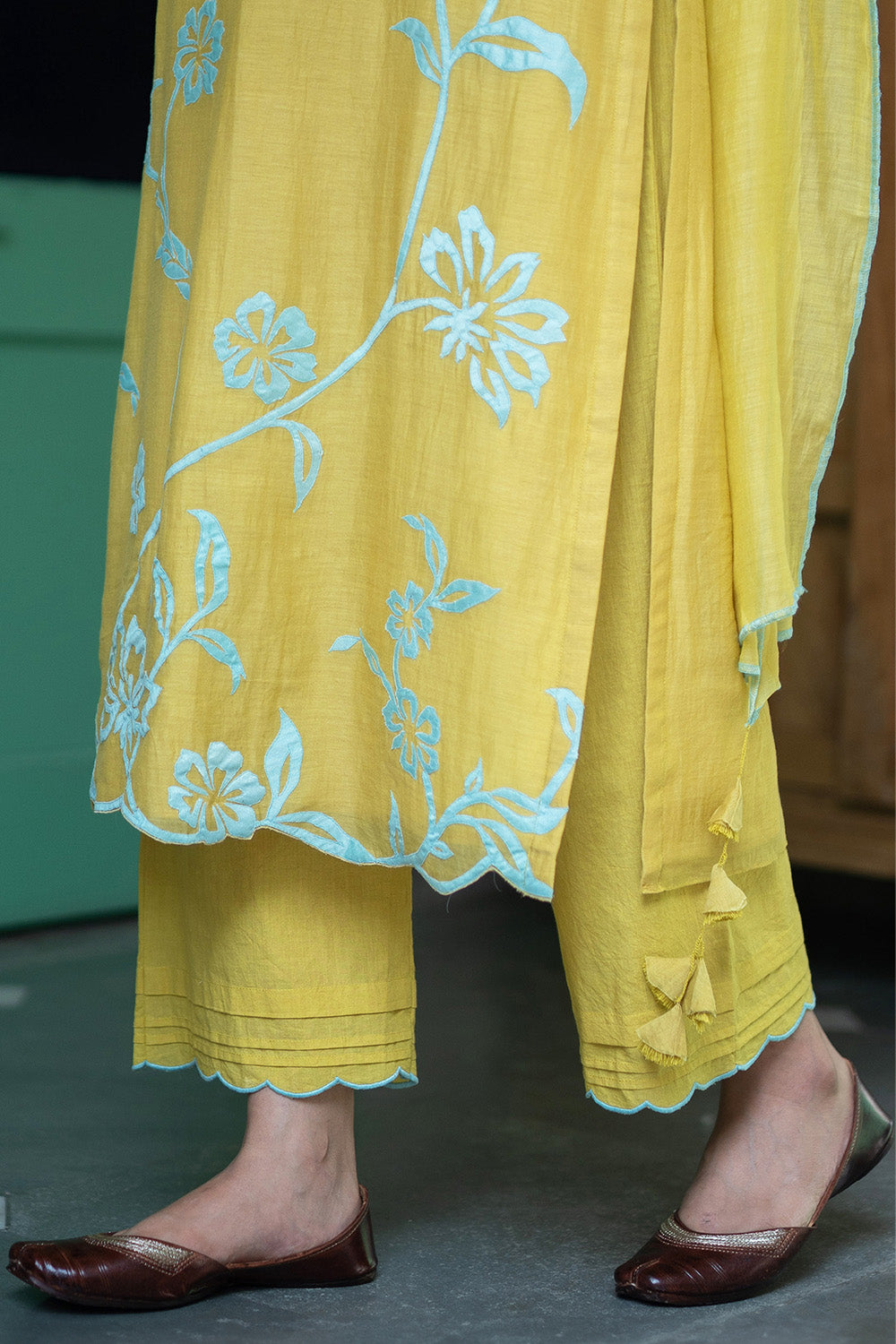 Daffodil Applique Kurta Set