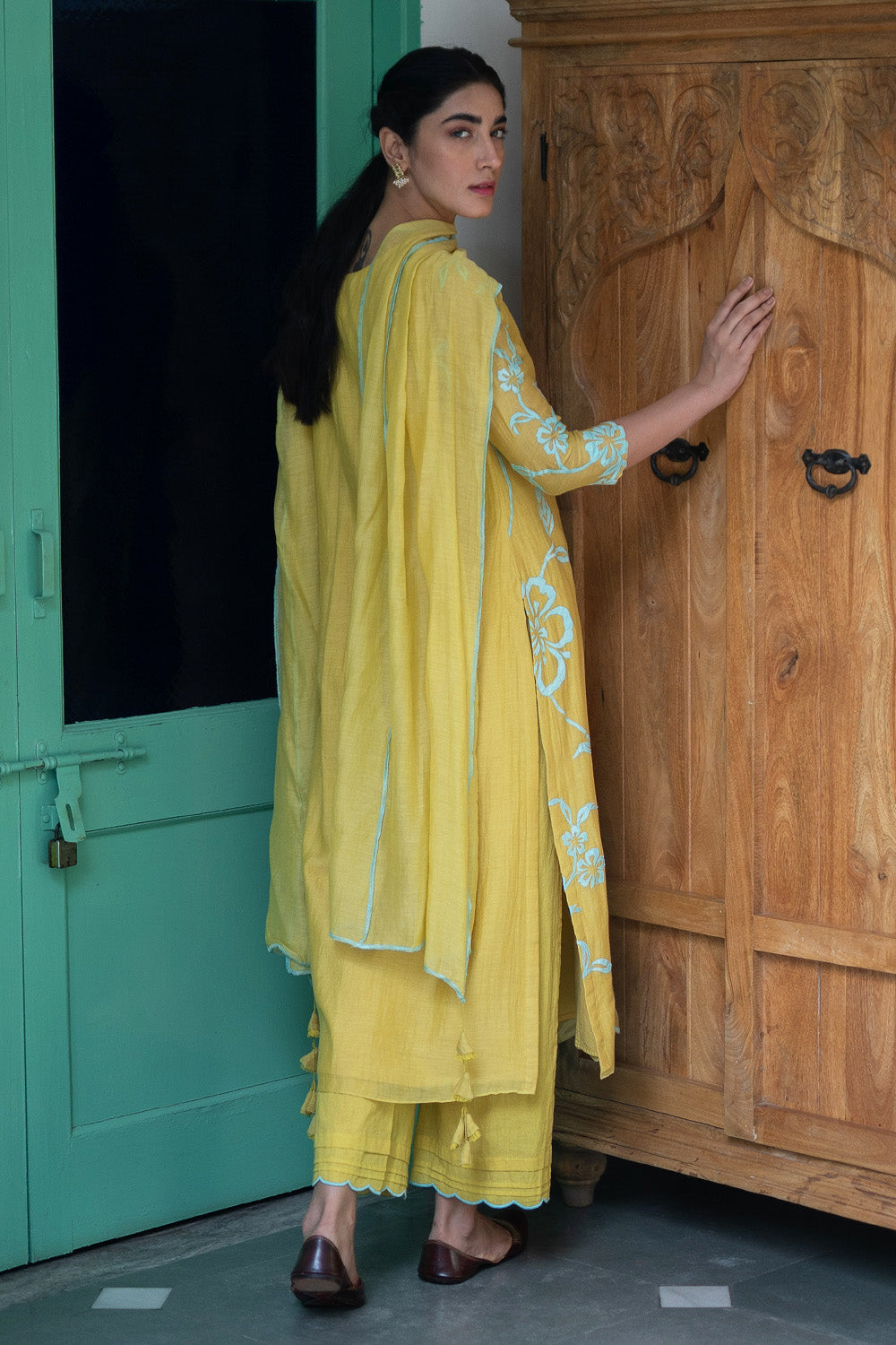 Daffodil Applique Kurta Set