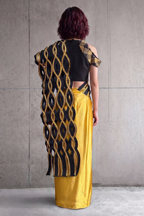 Daisy Saree with Cold-shoulder Blouse
