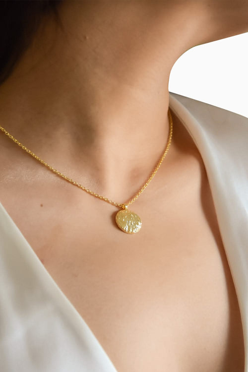 Amber Pendant Chain Necklace