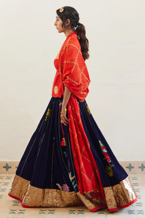 Laal Syahi Makhmal Lehenga Set