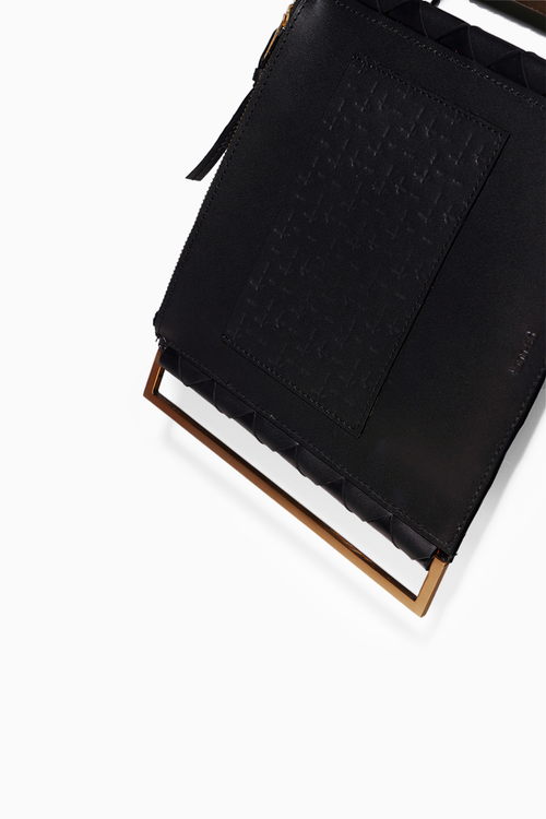 Black Weave Pouchette