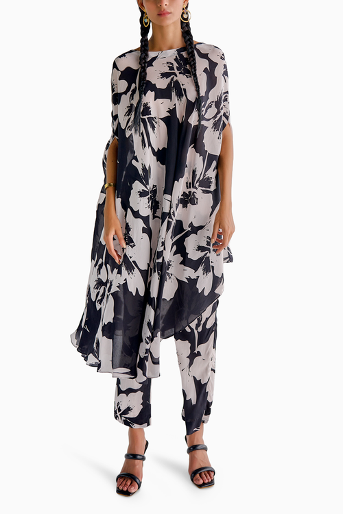 Black Cape With Pants