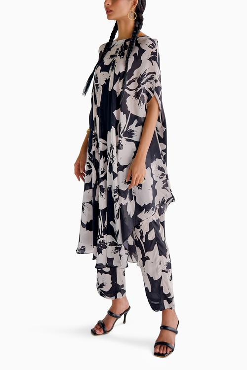 Black Cape With Pants