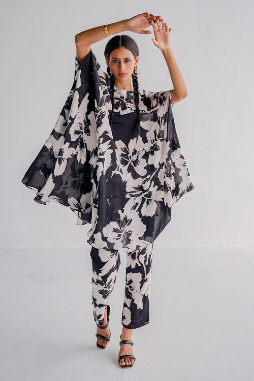 Black Cape With Pants